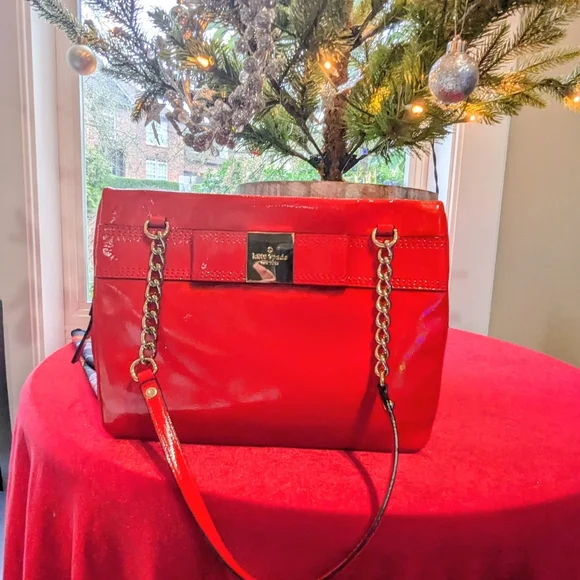 Kate Spade Patent Leather Bow Handbag in Gorgeous Red, Like NEW♦️ - Picture 3 of 16